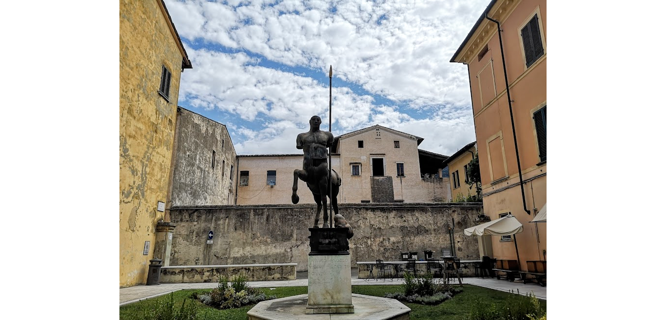 Piazza Centauro a Pietrasanta