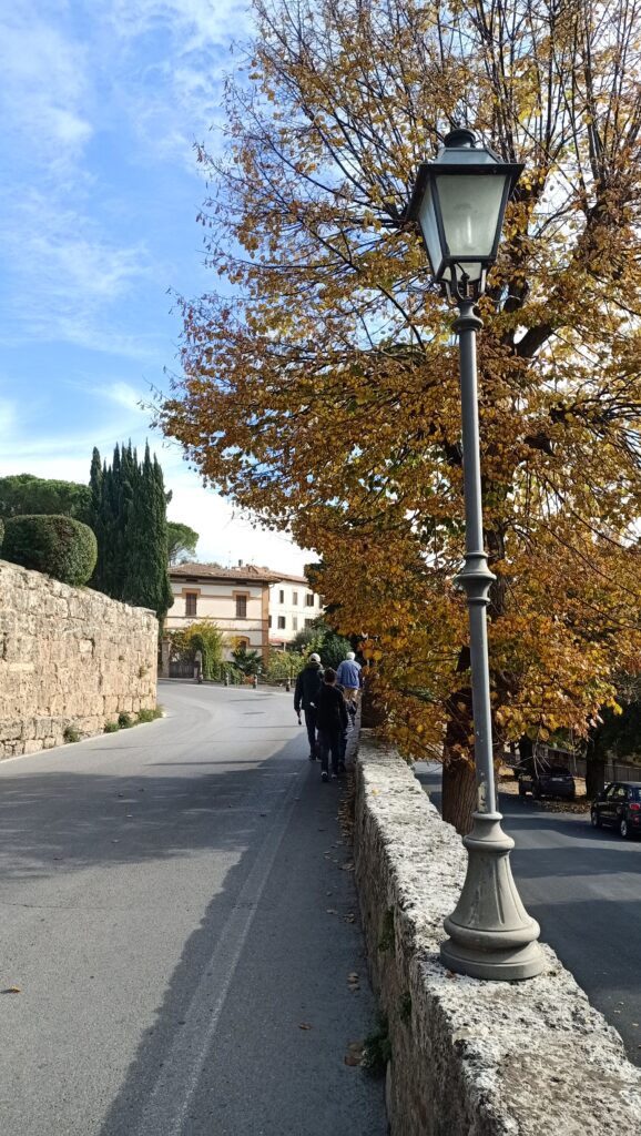 passeggiata a chiusi intorno alla città